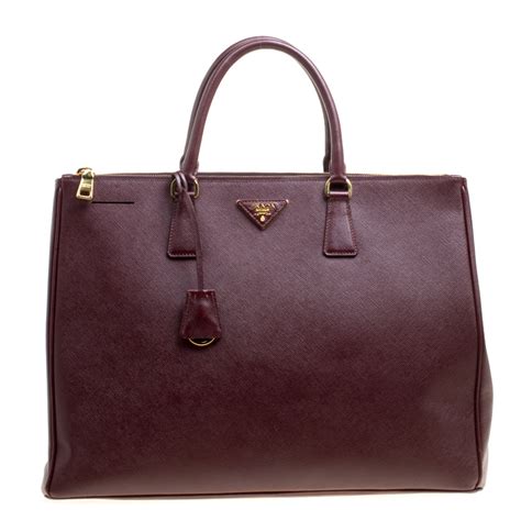 prada saffiano leather handbag burgundy|prada saffiano lux tote small.